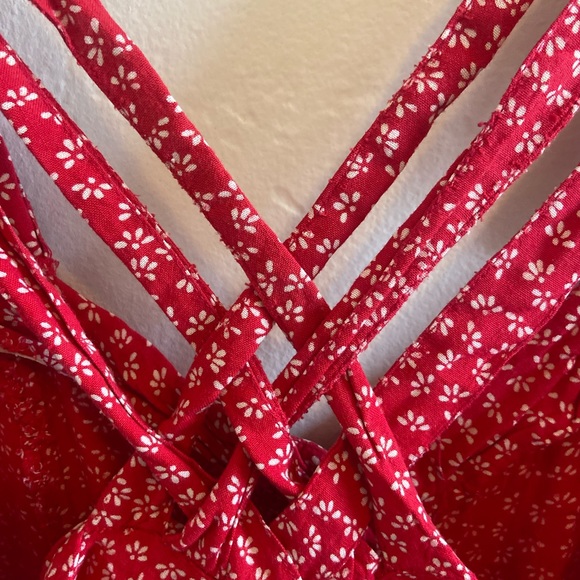 Red, Floral Vintage Jumper, Size Medium with Seashell Buttons - Picture 6 of 6